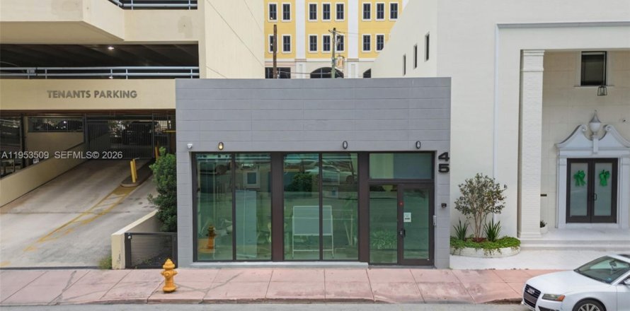 Propiedad comercial en Coral Gables, Florida № 2153260