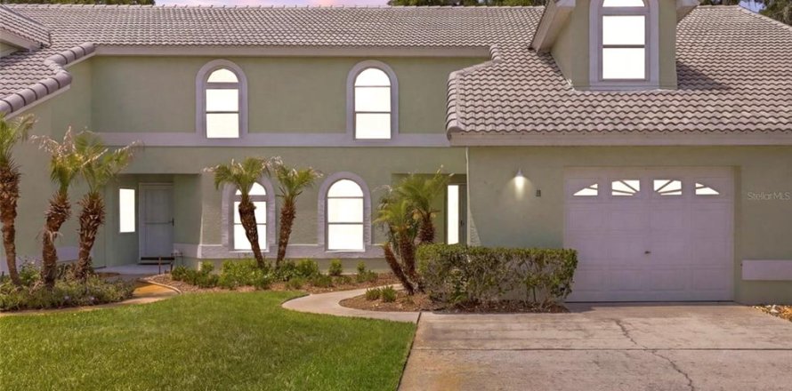 House in Inverness, Florida 4 bedrooms, 176.14 sq.m. № 2094430