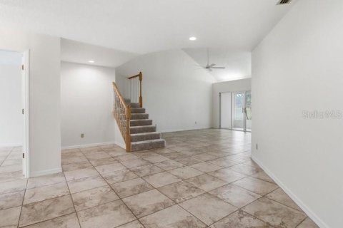 House in Inverness, Florida 4 bedrooms, 176.14 sq.m. № 2094430 - photo 11