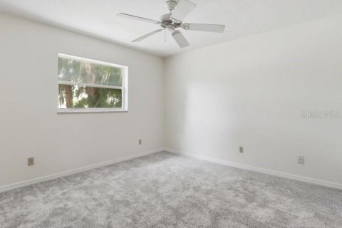 House in Inverness, Florida 4 bedrooms, 176.14 sq.m. № 2094430 - photo 23