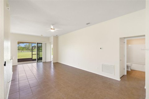 House in Davenport, Florida 3 bedrooms, 159.14 sq.m. № 1917995 - photo 15