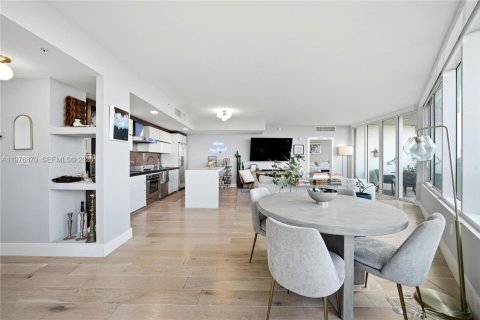 Copropriété à louer à Miami Beach, Floride: 2 chambres, 114.64 m2 № 2079234 - photo 12