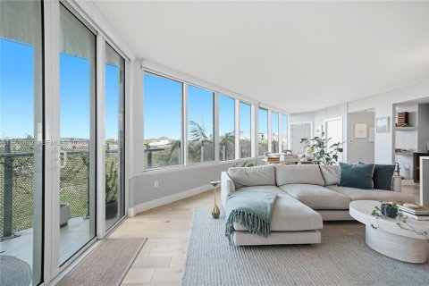 Copropriété à louer à Miami Beach, Floride: 2 chambres, 114.64 m2 № 2079234 - photo 4