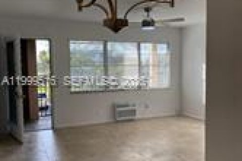 Снять в аренду кондоминиум в Пемброк-Пайнс, Флорида 1 спальня, 63.64м2, № 2064292 - фото 7