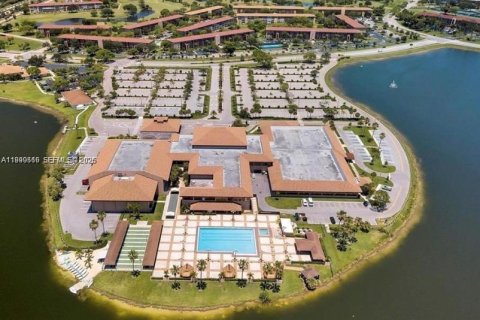 Condominio en Pembroke Pines, Florida, 1 dormitorio  № 2064292