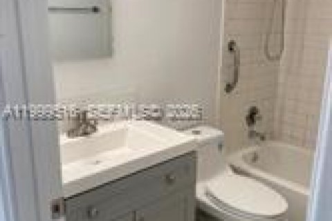 Снять в аренду кондоминиум в Пемброк-Пайнс, Флорида 1 спальня, 63.64м2, № 2064292 - фото 10