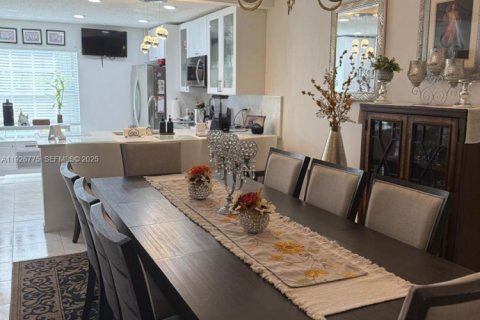 House in Delray Beach, Florida 3 bedrooms, 129.41 sq.m. № 1986609 - photo 12