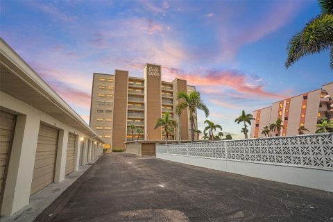 Condo à Saint Pete Beach, Floride, 2 chambres № 2424375