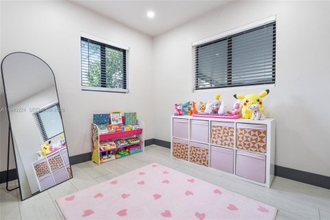 Снять в аренду квартиру в Майами, Флорида 2 спальни, 60.39м2, № 1997178 - фото 9