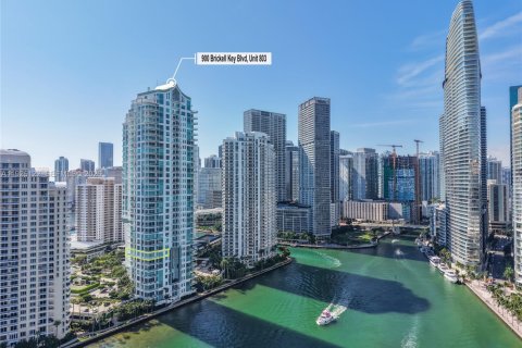 Condo in Miami, Florida, 2 bedrooms  № 2052987 - photo 13