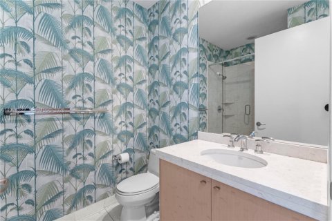 Condo in Miami, Florida, 2 bedrooms  № 2052987 - photo 23