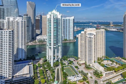 Condo in Miami, Florida, 2 bedrooms  № 2052987 - photo 24