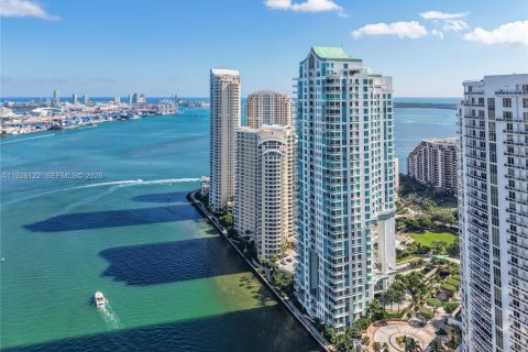 Condo in Miami, Florida, 2 bedrooms  № 2052987 - photo 27