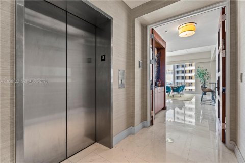 Condo in Miami, Florida, 2 bedrooms  № 2052987 - photo 6