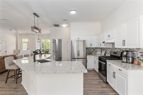 House in Gainesville, Florida 4 bedrooms, 174.84 sq.m. № 1879676 - photo 3