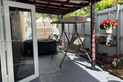 Casa en venta en Miami Gardens, Florida, 2 dormitorios, 103.12 m2 № 2054870 - foto 25