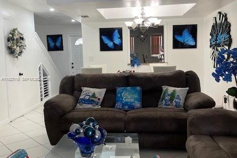 Casa en venta en Miami Gardens, Florida, 2 dormitorios, 103.12 m2 № 2054870 - foto 8