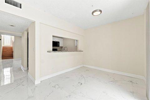 Townhouse in West Palm Beach, Florida 2 bedrooms, 118.64 sq.m. № 2171624 - photo 25