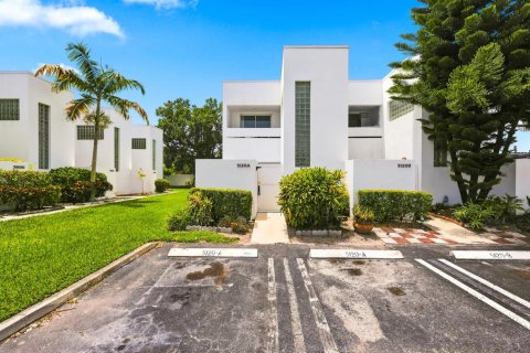 Townhouse in West Palm Beach, Florida 2 bedrooms, 118.64 sq.m. № 2171624 - photo 5