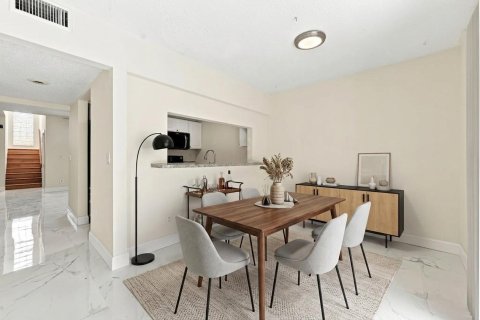 Townhouse in West Palm Beach, Florida 2 bedrooms, 118.64 sq.m. № 2171624 - photo 26