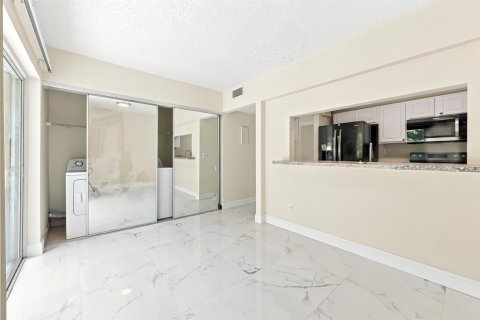 Townhouse in West Palm Beach, Florida 2 bedrooms, 118.64 sq.m. № 2171624 - photo 23