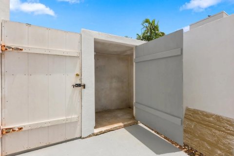 Townhouse in West Palm Beach, Florida 2 bedrooms, 118.64 sq.m. № 2171624 - photo 8