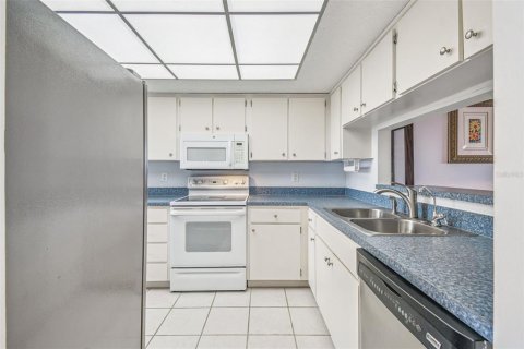 Condominio en venta en Port Richey, Florida, 2 dormitorios, 95.22 m2 № 1893702 - foto 9