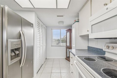Condominio en venta en Port Richey, Florida, 2 dormitorios, 95.22 m2 № 1893702 - foto 13