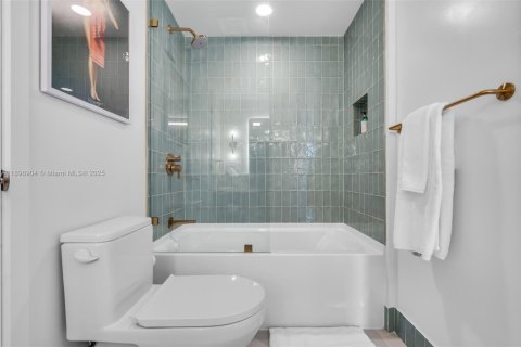 Купить кондоминиум в Майами, Флорида 1 спальня, 50.17м2, № 2088753 - фото 14