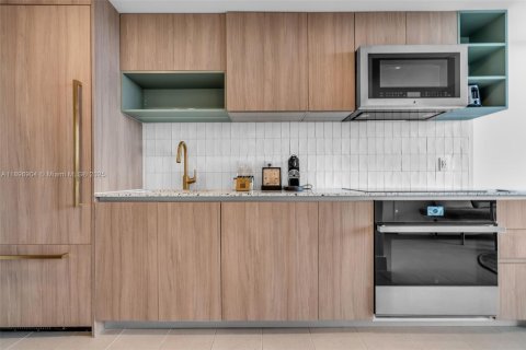 Купить кондоминиум в Майами, Флорида 1 спальня, 50.17м2, № 2088753 - фото 16