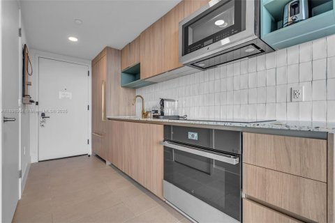 Купить кондоминиум в Майами, Флорида 1 спальня, 50.17м2, № 2088753 - фото 17