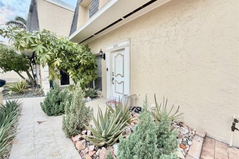 Condominio en Hallandale Beach, Florida, 3 dormitorios  № 2011546