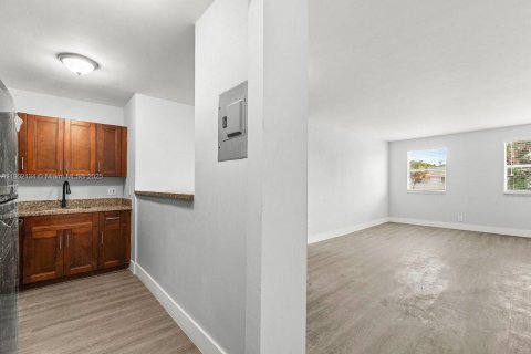 Apartamento en alquiler en Lake Park, Florida, 3 dormitorios, 92.9 m2 № 1953604 - foto 1