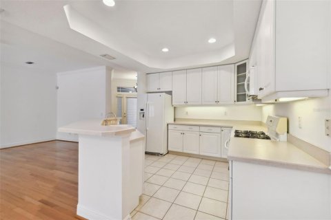Townhouse in Tampa, Florida 3 bedrooms, 218.13 sq.m. № 1257812 - photo 14