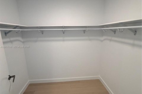 Condominio en venta en Bay Harbor Islands, Florida, 2 dormitorios, 123.47 m2 № 2077911 - foto 13