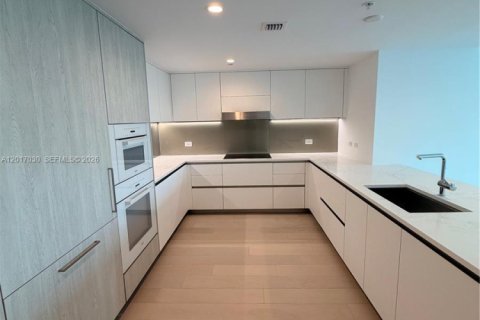 Condominio en venta en Bay Harbor Islands, Florida, 2 dormitorios, 123.47 m2 № 2077911 - foto 2
