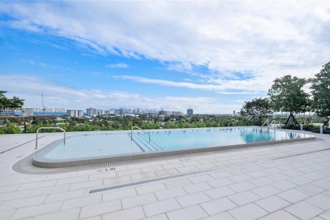 Condominio en venta en Bay Harbor Islands, Florida, 2 dormitorios, 123.47 m2 № 2077911 - foto 24