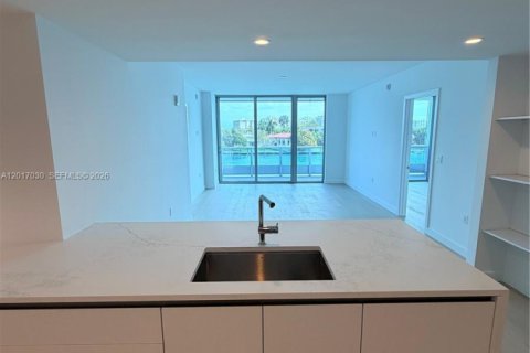 Condominio en venta en Bay Harbor Islands, Florida, 2 dormitorios, 123.47 m2 № 2077911 - foto 5