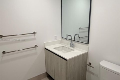 Condominio en venta en Bay Harbor Islands, Florida, 2 dormitorios, 123.47 m2 № 2077911 - foto 15