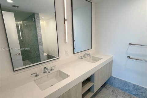 Condominio en venta en Bay Harbor Islands, Florida, 2 dormitorios, 123.47 m2 № 2077911 - foto 10