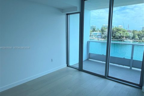 Condominio en venta en Bay Harbor Islands, Florida, 2 dormitorios, 123.47 m2 № 2077911 - foto 17