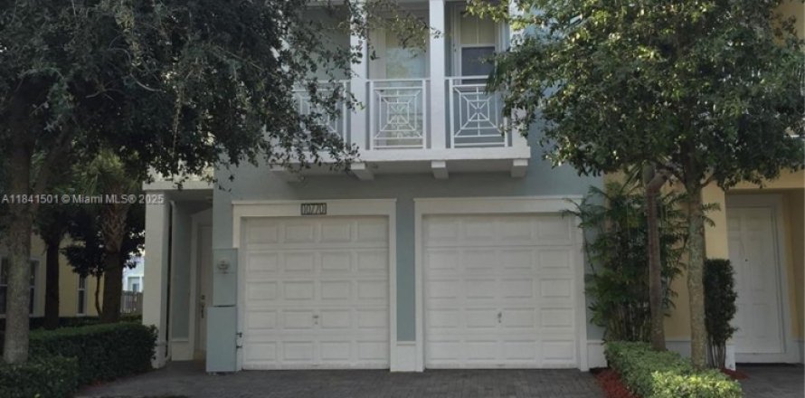 Touwnhouse à Doral, Floride 4 chambres, 214.6 m2 № 1834067
