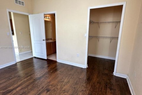 Condo in Homestead, Florida, 3 bedrooms № 2024534 - photo 13