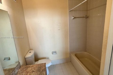 Condo in Homestead, Florida, 3 bedrooms № 2024534 - photo 12