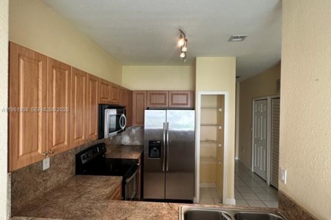 Condo in Homestead, Florida, 3 bedrooms № 2024534 - photo 5