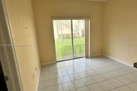 Condo in Homestead, Florida, 3 bedrooms № 2024534 - photo 4