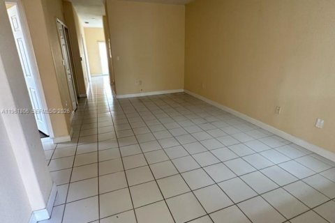 Condo in Homestead, Florida, 3 bedrooms № 2024534 - photo 3