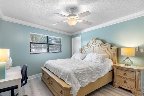 Condo in Belleair Beach, Florida, 2 bedrooms  № 1629925 - photo 20