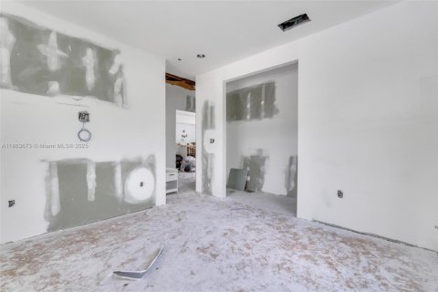 Villa ou maison à vendre à Miami Shores, Floride: 4 chambres, 159.14 m2 № 2019505 - photo 29