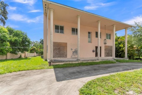 Villa ou maison à vendre à Miami Shores, Floride: 4 chambres, 159.14 m2 № 2019505 - photo 2
